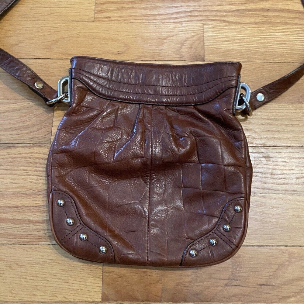 B. Makowsky Leather Crossbody Croc Embossed Handbag Silver Hardware Brown